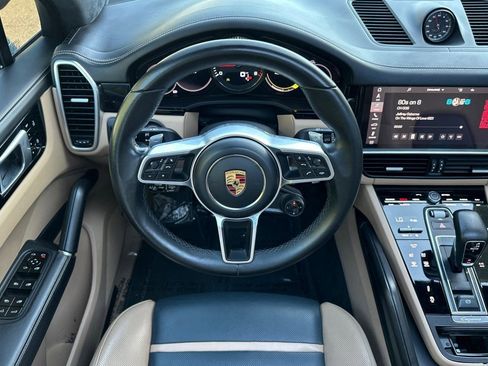 Used 2021 Porsche Cayenne GTS AWD/4WD image 28