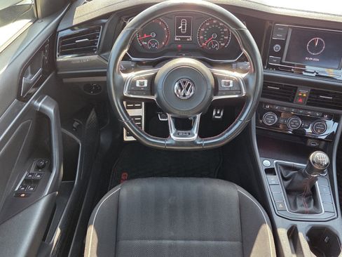 Used 2019 Volkswagen Jetta GLI image 6