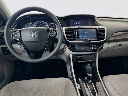 Used 2017 Honda Accord EX image 22