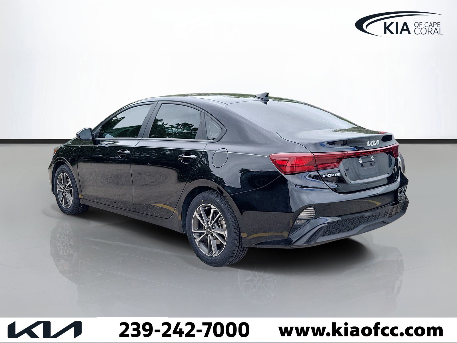 Used 2022 Kia Forte LXS FWD image 4