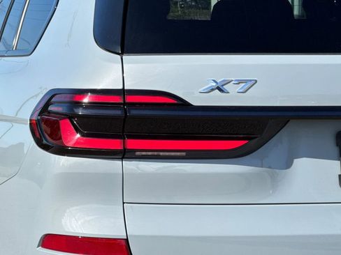 Used 2024 BMW X7 xDrive40i w/ M Sport Package AWD/4WD image 34