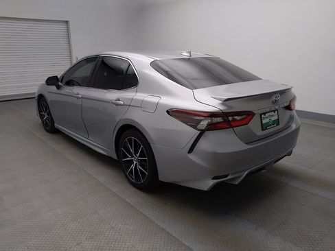 Used 2022 Toyota Camry SE image 5