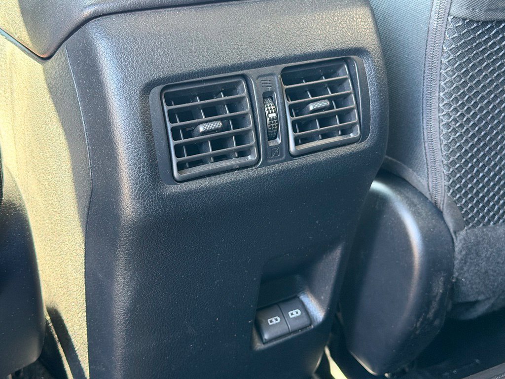 Used 2024 Toyota 4Runner SR5 AWD/4WD image 28