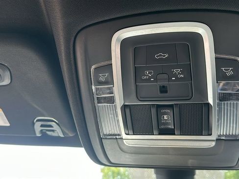 Used 2020 RAM 1500 Laramie w/ Sport Appearance Package AWD/4WD image 28