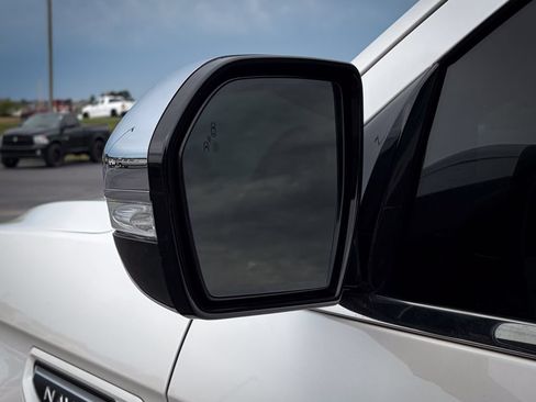Used 2018 Lincoln Navigator L Black Label AWD/4WD image 34