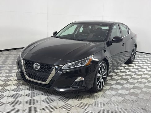 Used 2022 Nissan Altima 2.0 SR FWD image 10