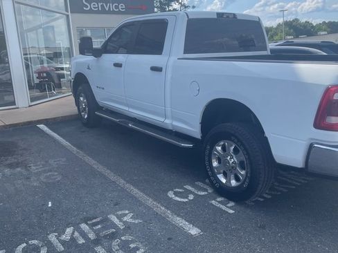 Used 2024 RAM 2500 Big Horn w/ Safety Group AWD/4WD image 3