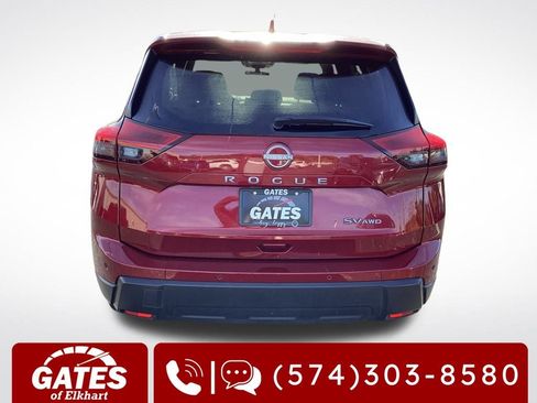 Used 2024 Nissan Rogue SV image 9