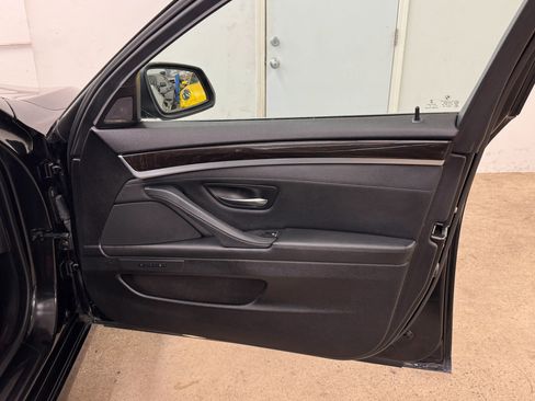 Used 2014 BMW 550i 550i Sedan 4D image 16