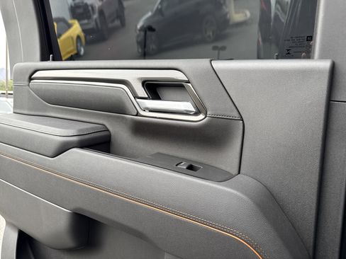 Used 2025 GMC Sierra 2500 AT4 w/ AT4 Premium Plus Package image 25