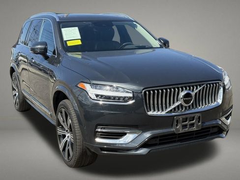 Used 2022 Volvo XC90 T8 Inscription image 8