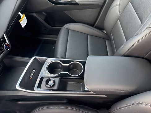 New 2026 Chevrolet Equinox LT w/ Convenience Package II image 39