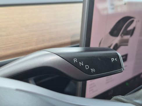 Used 2019 Tesla Model 3 Mid Range RWD image 11
