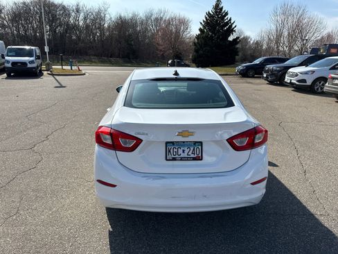 Used 2018 Chevrolet Cruze LS image 3