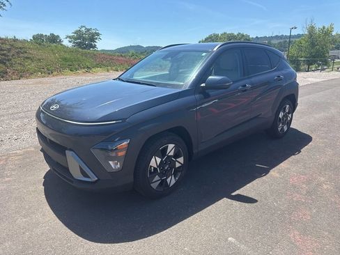 Certified 2025 Hyundai Kona SEL FWD image 3