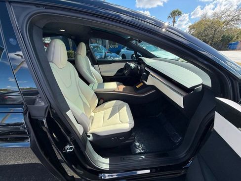 Used 2023 Tesla Model X image 37