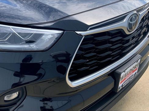 Used 2026 Toyota Highlander Limited AWD/4WD image 36