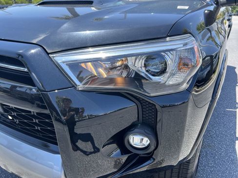 Used 2022 Toyota 4Runner TRD Off-Road Premium w/ Moonroof Package AWD/4WD image 6