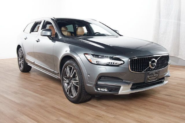 Used 2017 Volvo V90 T6 Cross Country AWD/4WD image 3