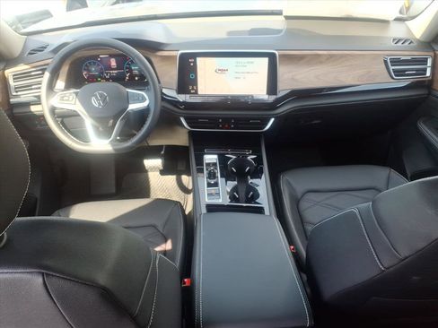 New 2026 Volkswagen Atlas SE image 10