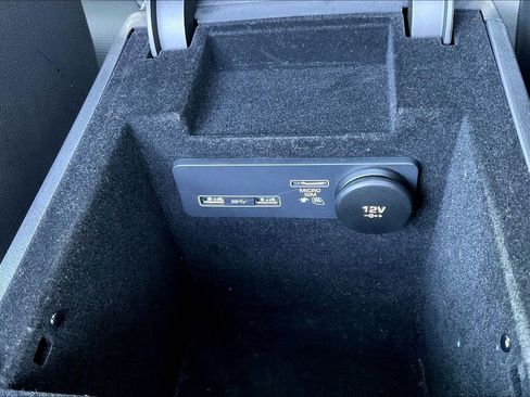 Used 2020 Jaguar F-PACE S image 15