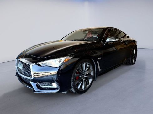 Used 2018 INFINITI Q60 Red Sport 400 w/ Sensory Package 3.0T Sport RWD image 2