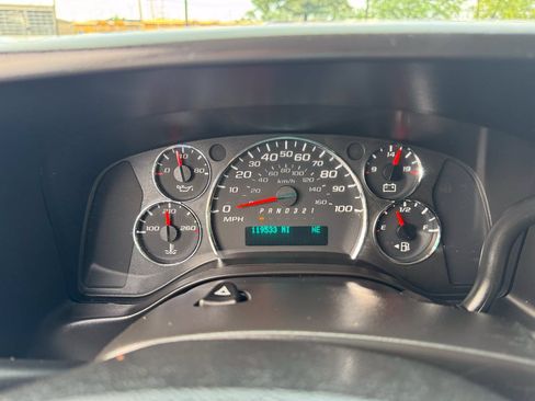 Used 2014 Chevrolet Express 1500 RWD image 13