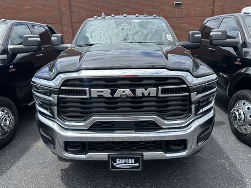 Used 2025 RAM 3500 Tradesman AWD/4WD image 2