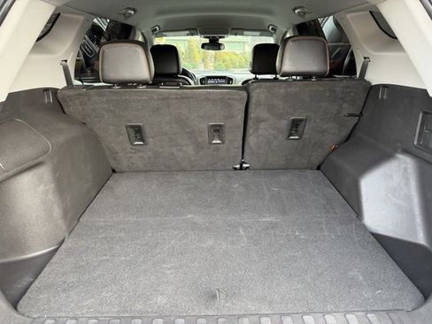 Used 2022 GMC Terrain AT4 image 39