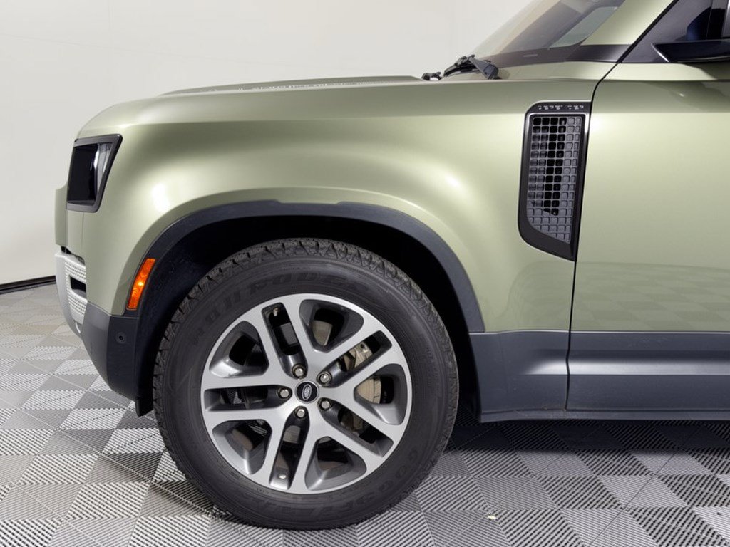 Used 2020 Land Rover Defender 110 HSE AWD/4WD image 13