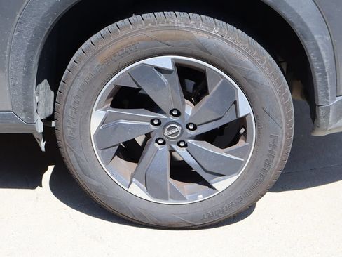 Used 2024 Nissan Rogue SV FWD image 27