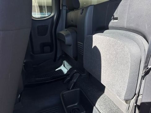 Used 2022 Nissan Frontier S image 19