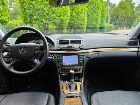 Used 2008 Mercedes-Benz E 550 Sedan image 15