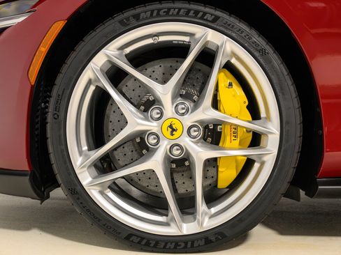Certified 2022 Ferrari Roma RWD image 15