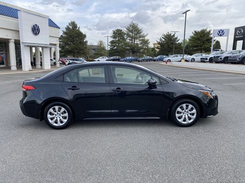 Used 2020 Toyota Corolla LE image 44