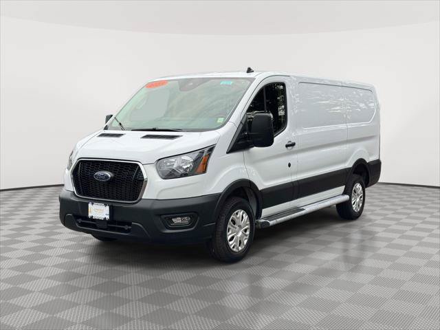 Used 2025 Ford Transit 250 Low Roof w/ Exterior Upgrade Package RWD image 3