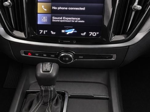 Used 2021 Volvo V60 T6 R-Design w/ Advanced Package FWD image 20