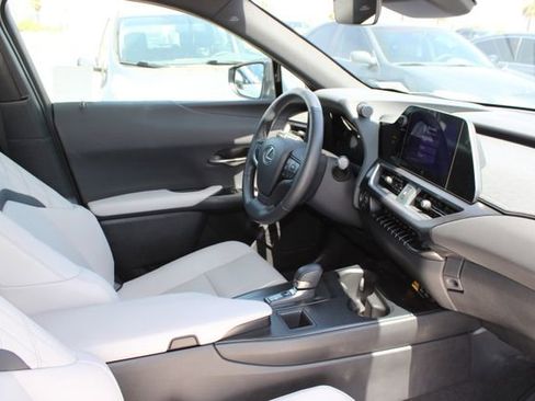 Used 2025 Lexus UX 300h FWD image 5