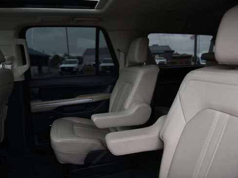 Used 2024 Ford Expedition Max Limited image 16