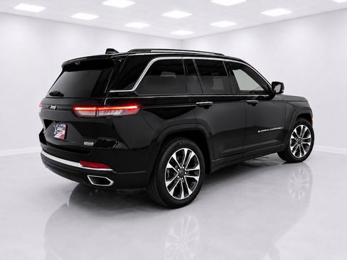 Used 2023 Jeep Grand Cherokee Overland w/ Advanced Protech Group III AWD/4WD image 8