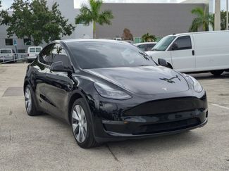 Used 2024 Tesla Model Y Long Range AWD/4WD video 3