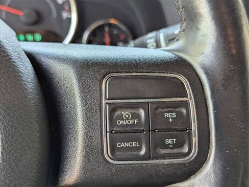 Used 2017 Jeep Wrangler Unlimited Rubicon w/ Connectivity Group AWD/4WD image 12