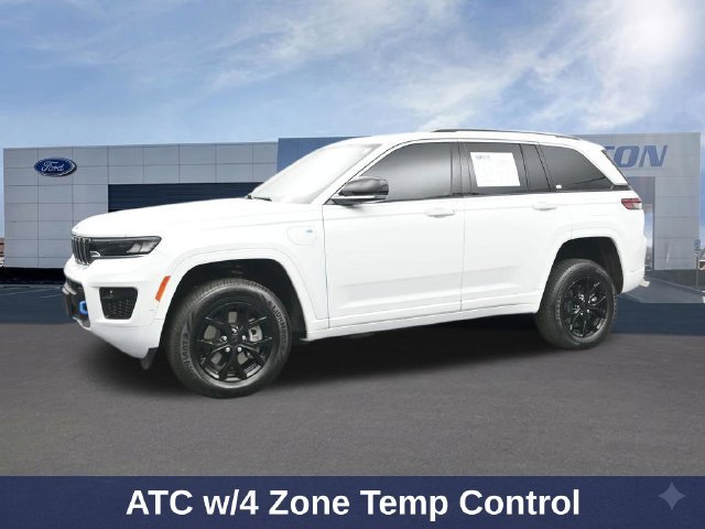 Used 2023 Jeep Grand Cherokee Overland w/ Luxury Tech Group IV AWD/4WD image 7