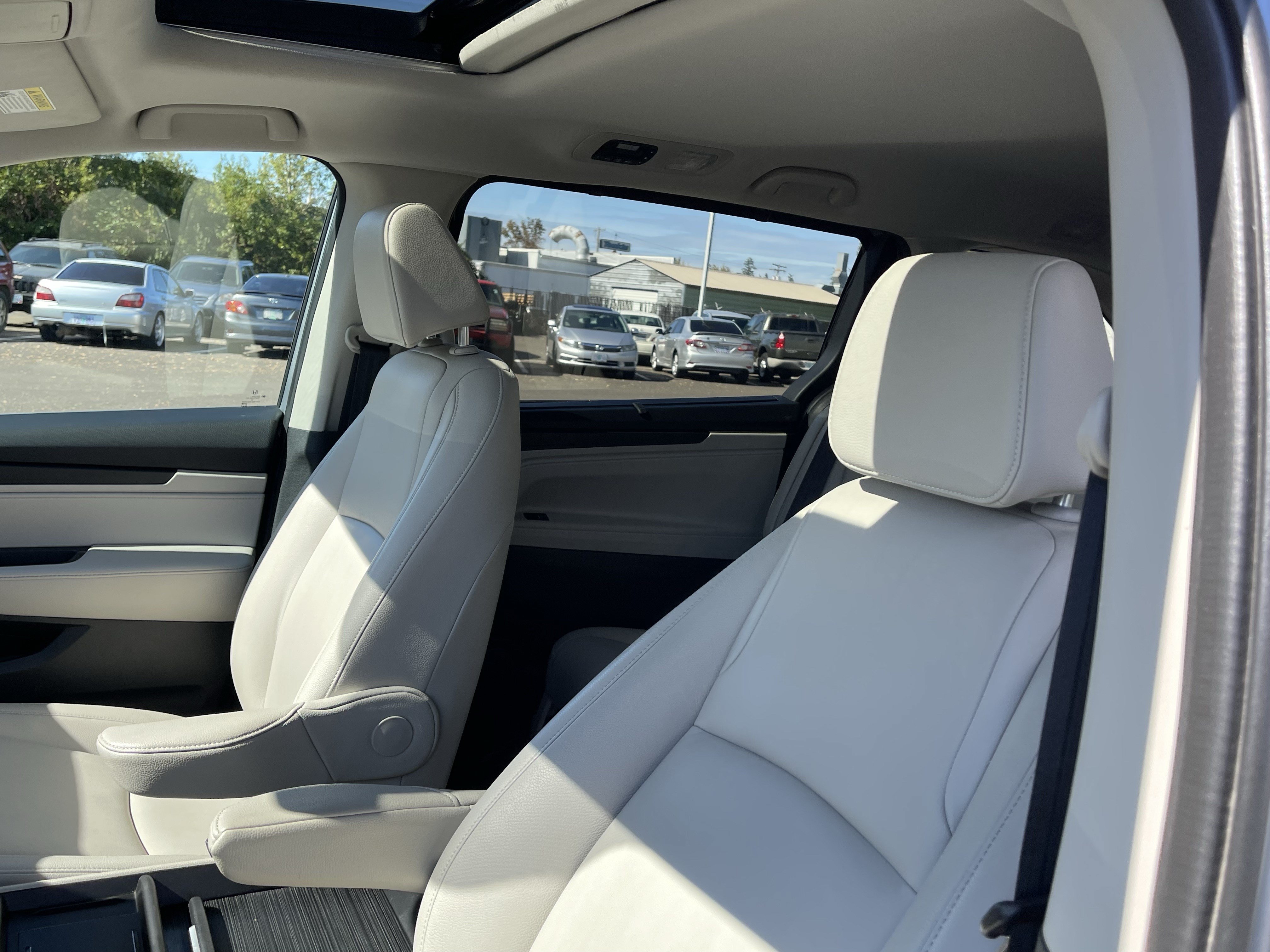 Used 2025 Honda Odyssey EX-L image 17
