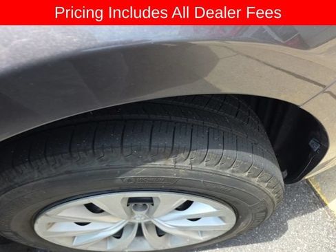 Used 2016 Toyota Camry LE w/ Moonroof Package FWD image 8