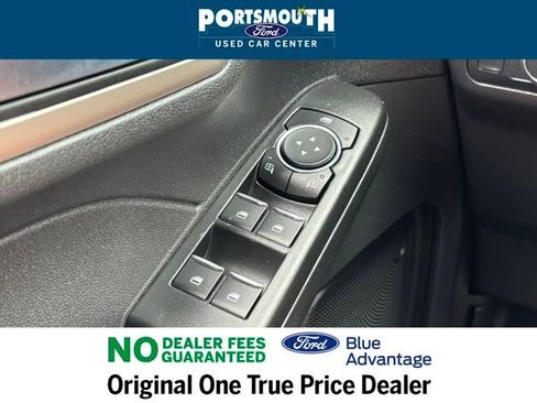 Used 2022 Ford Escape SEL w/ Technology Package image 18