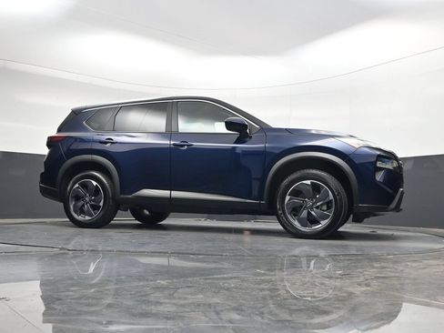 Used 2025 Nissan Rogue SV FWD image 41