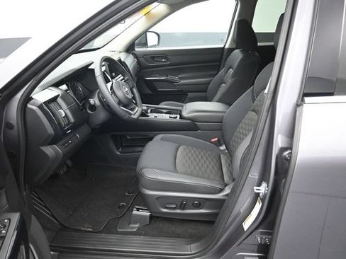 Certified 2023 Nissan Pathfinder SV w/ Black Appearance Package AWD/4WD image 9