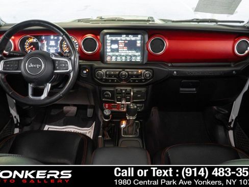 Used 2023 Jeep Wrangler Unlimited Rubicon w/ LED Lighting Group AWD/4WD image 41