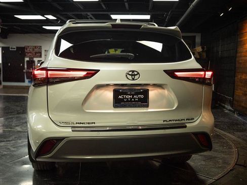 Used 2023 Toyota Highlander Platinum AWD/4WD image 6